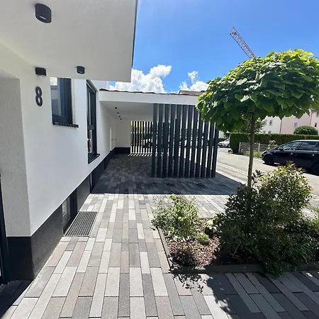Dayyounglife Mit Terrasse Grill Parkplatz Нюрнберг